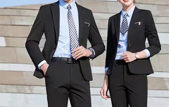 河南工作服定做廠家教你服務員的工作服需要注意哪些問題