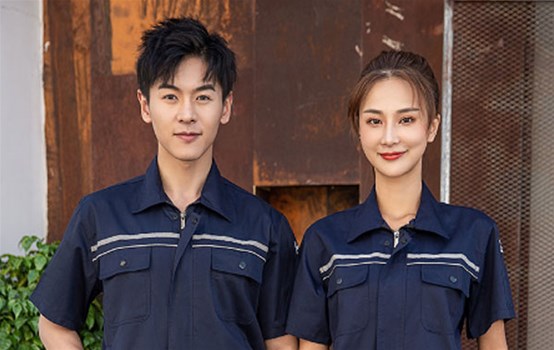 防靜電工作服定做需要達(dá)到哪些要求